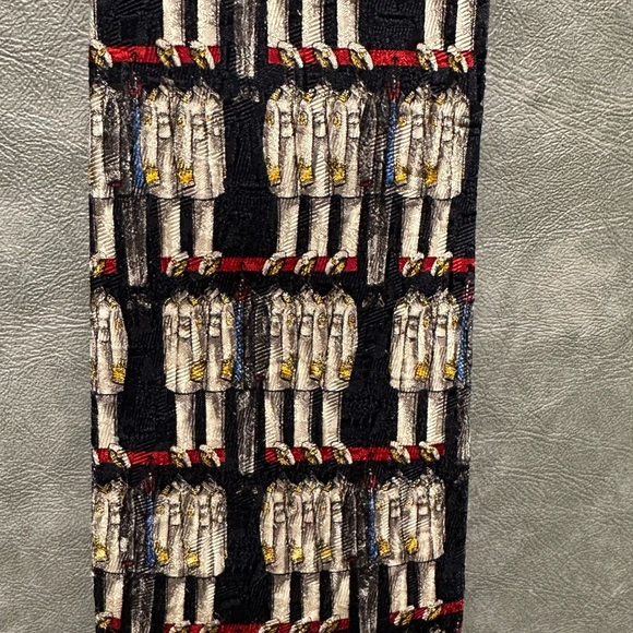 Neiman Marcus exclusive Ermenegildo Zegna 100% silk tie made in Italy. - Picture 3 of 6